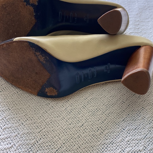 EQ-IQ Vintage Style Heels-size 7 - Picture 5 of 5